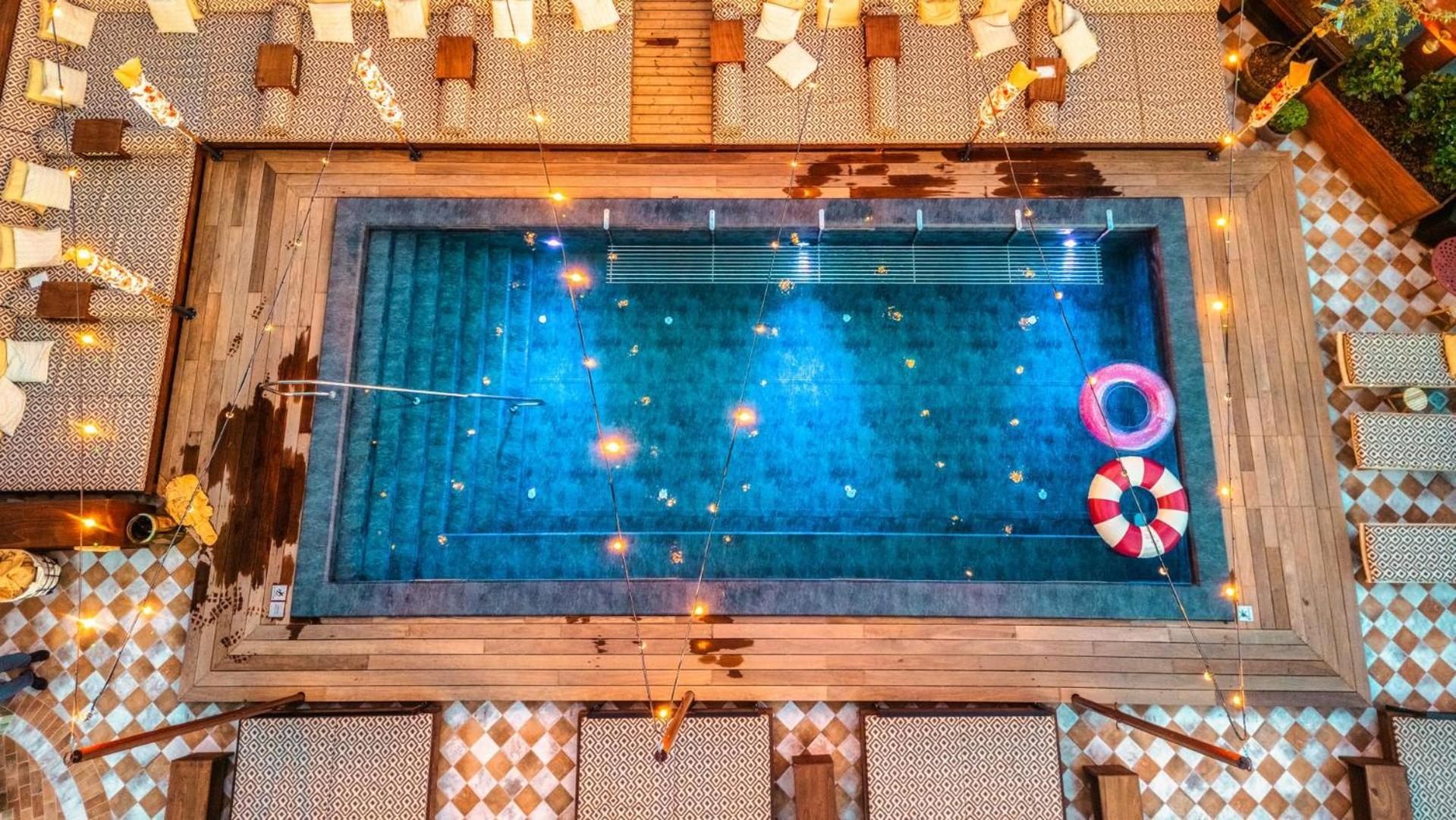 Jacyz Hotel Gothenburg Exterior photo The swimming pool at the hotel