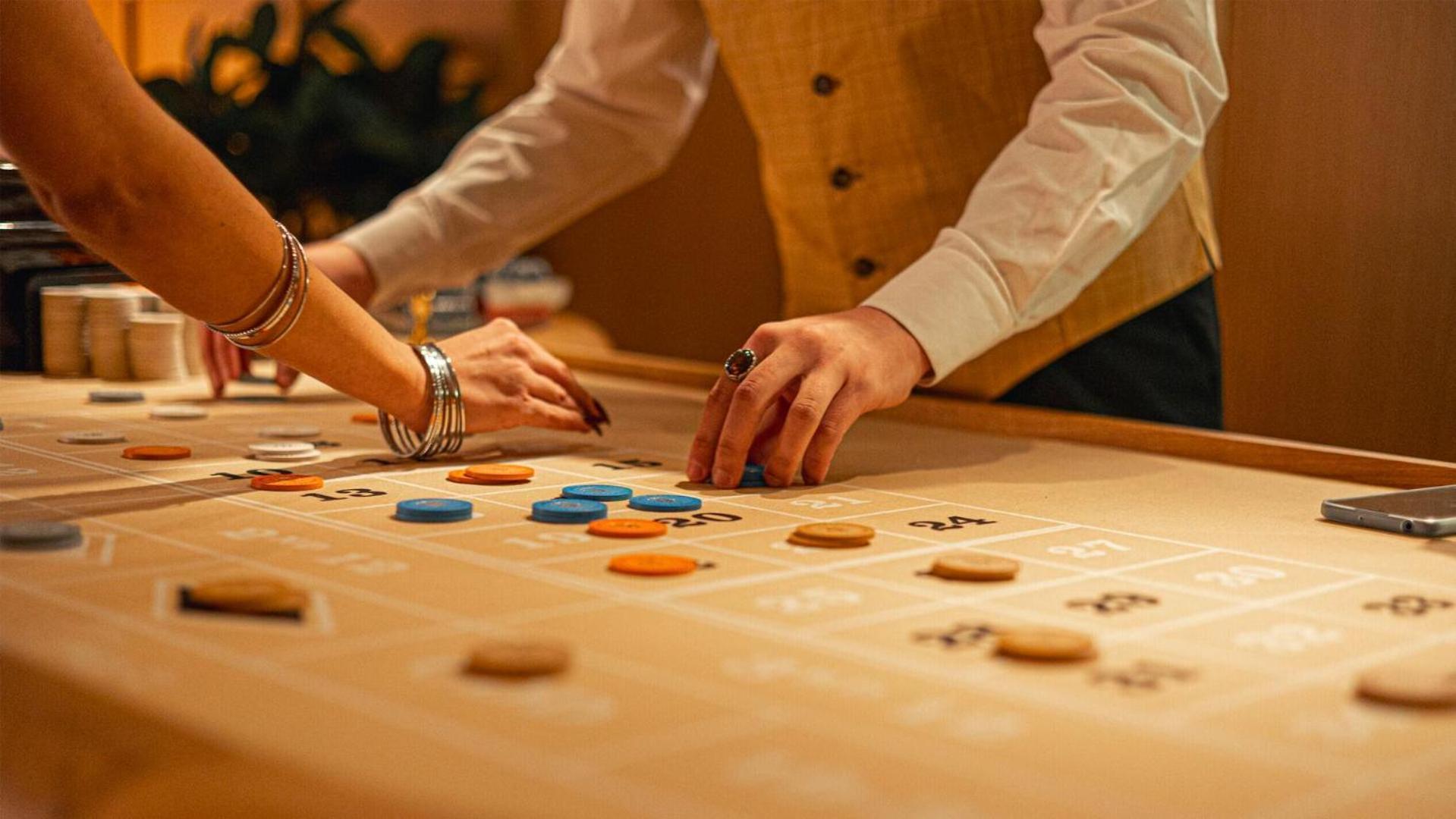 Jacyz Hotel Gothenburg Exterior photo A game of Backgammon