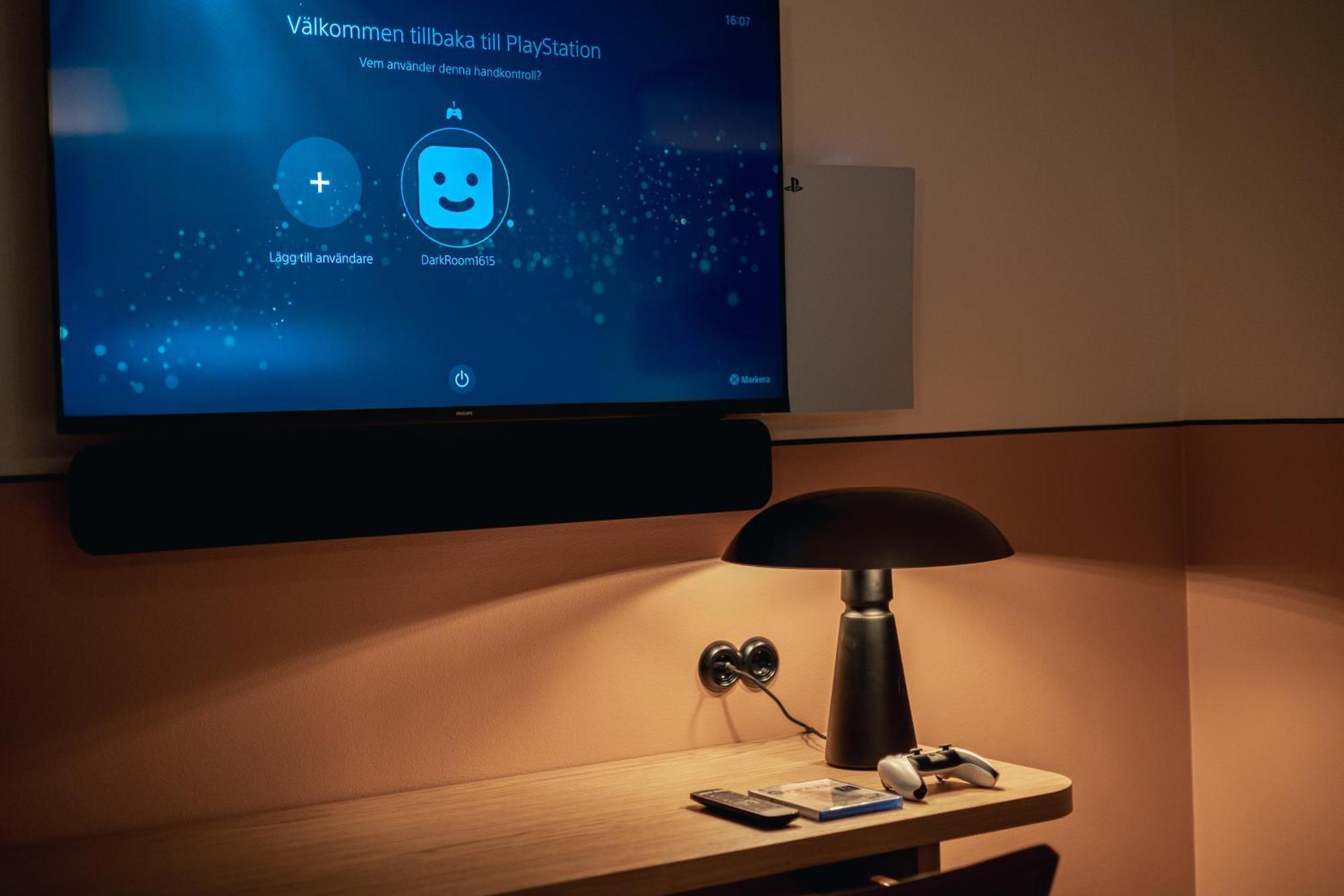 Jacyz Hotel Gothenburg Exterior photo The Philips hue lamp