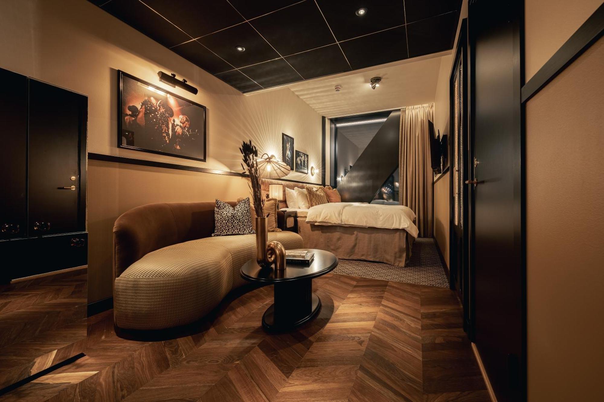 Jacyz Hotel Gothenburg Exterior photo A room at the hotel