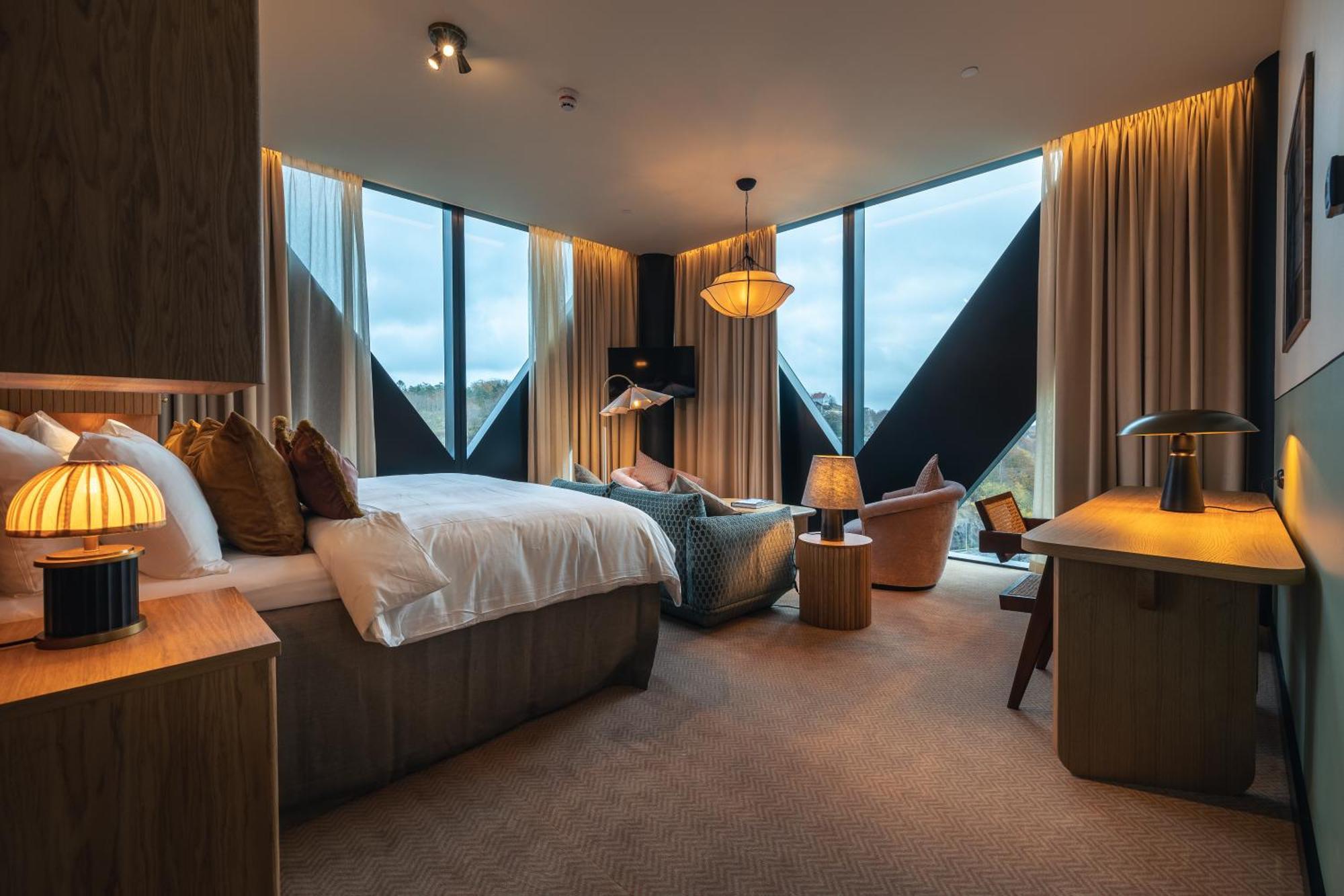 Jacyz Hotel Gothenburg Exterior photo The 100-metre-high (330 ft) windows in the hotel's rooms